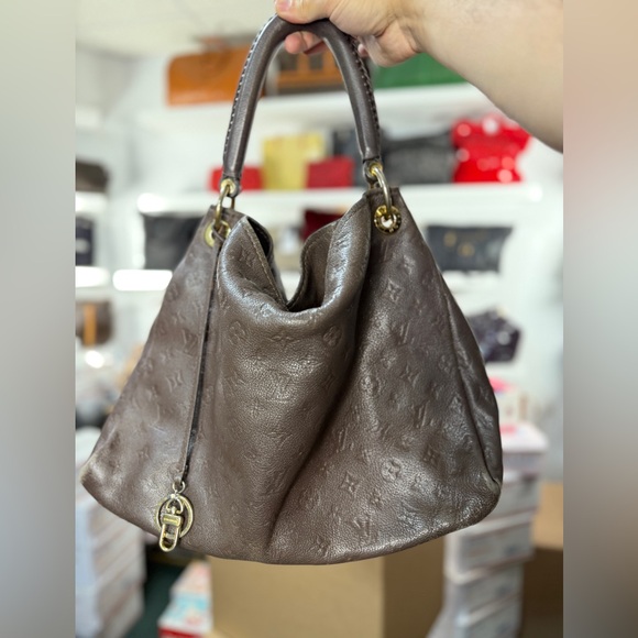 $4100 Retail LV Leather Artsy KATHLEEN ONLY - Picture 1 of 2
